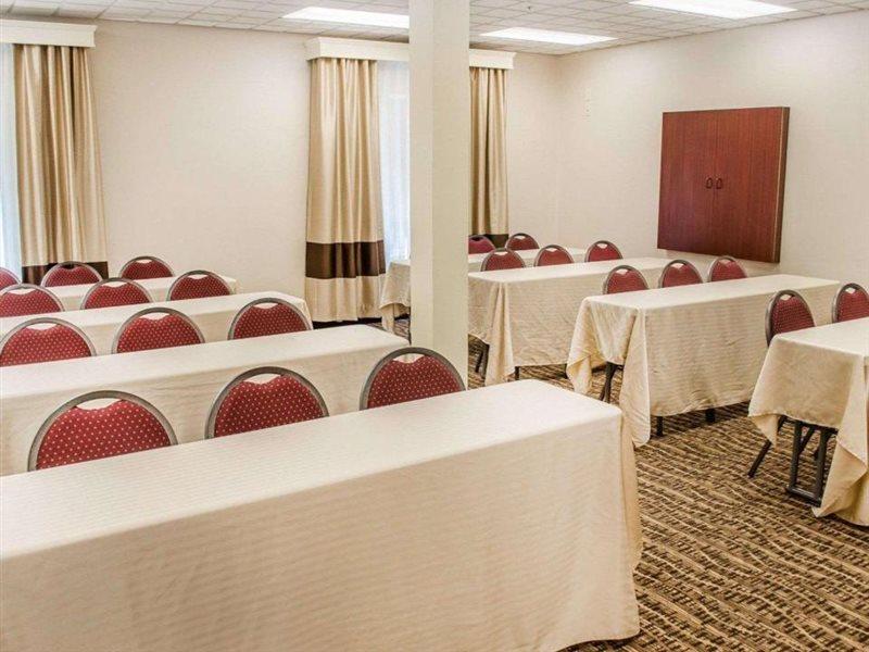 קרסטוויו Comfort Inn & Suites מראה חיצוני תמונה