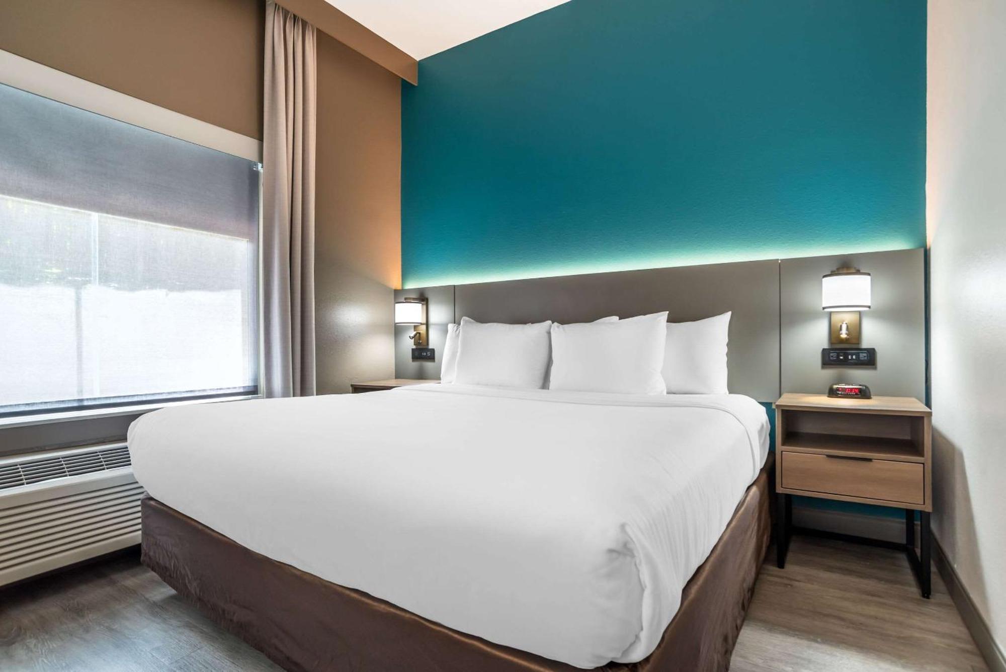 קרסטוויו Comfort Inn & Suites מראה חיצוני תמונה