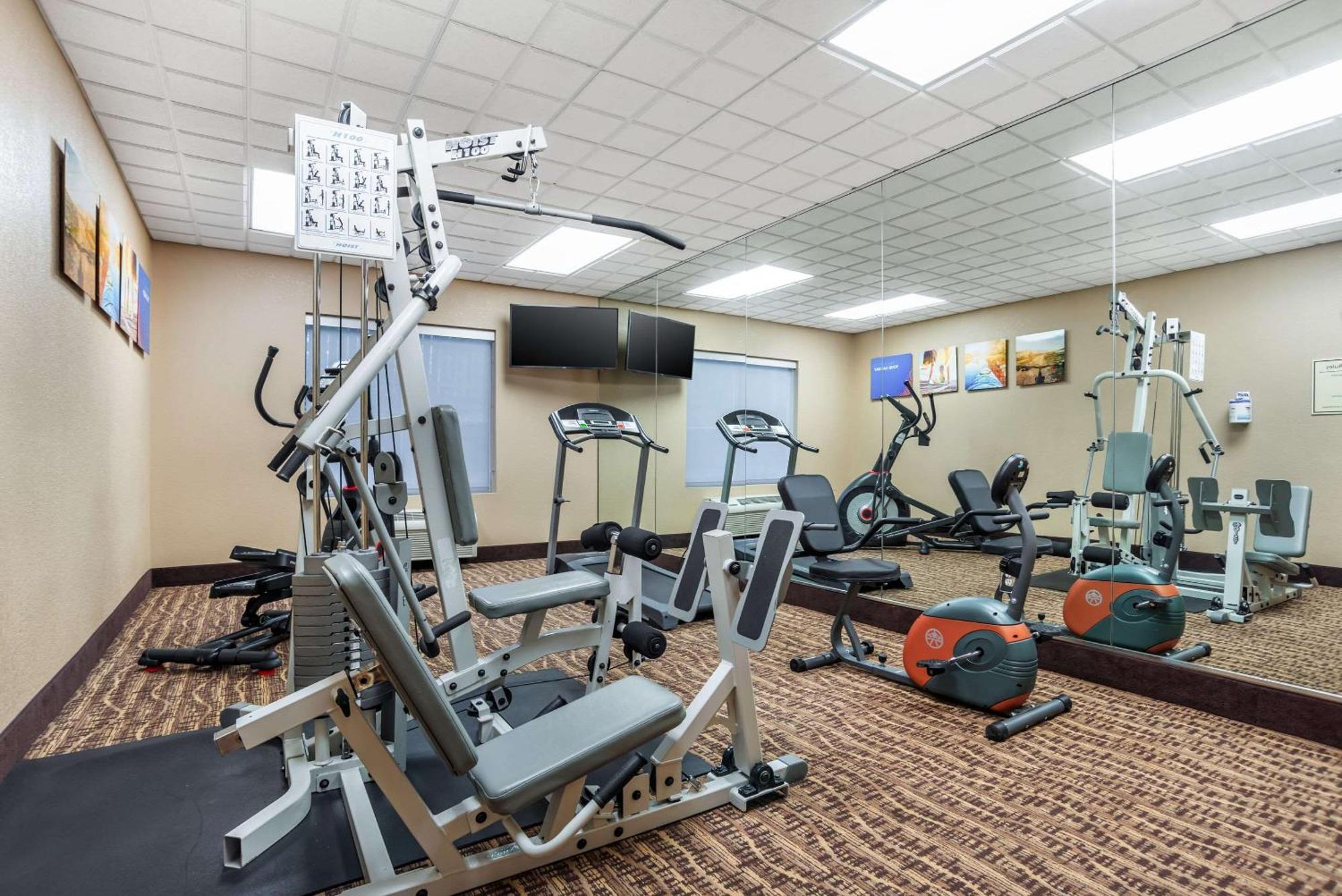 קרסטוויו Comfort Inn & Suites מראה חיצוני תמונה
