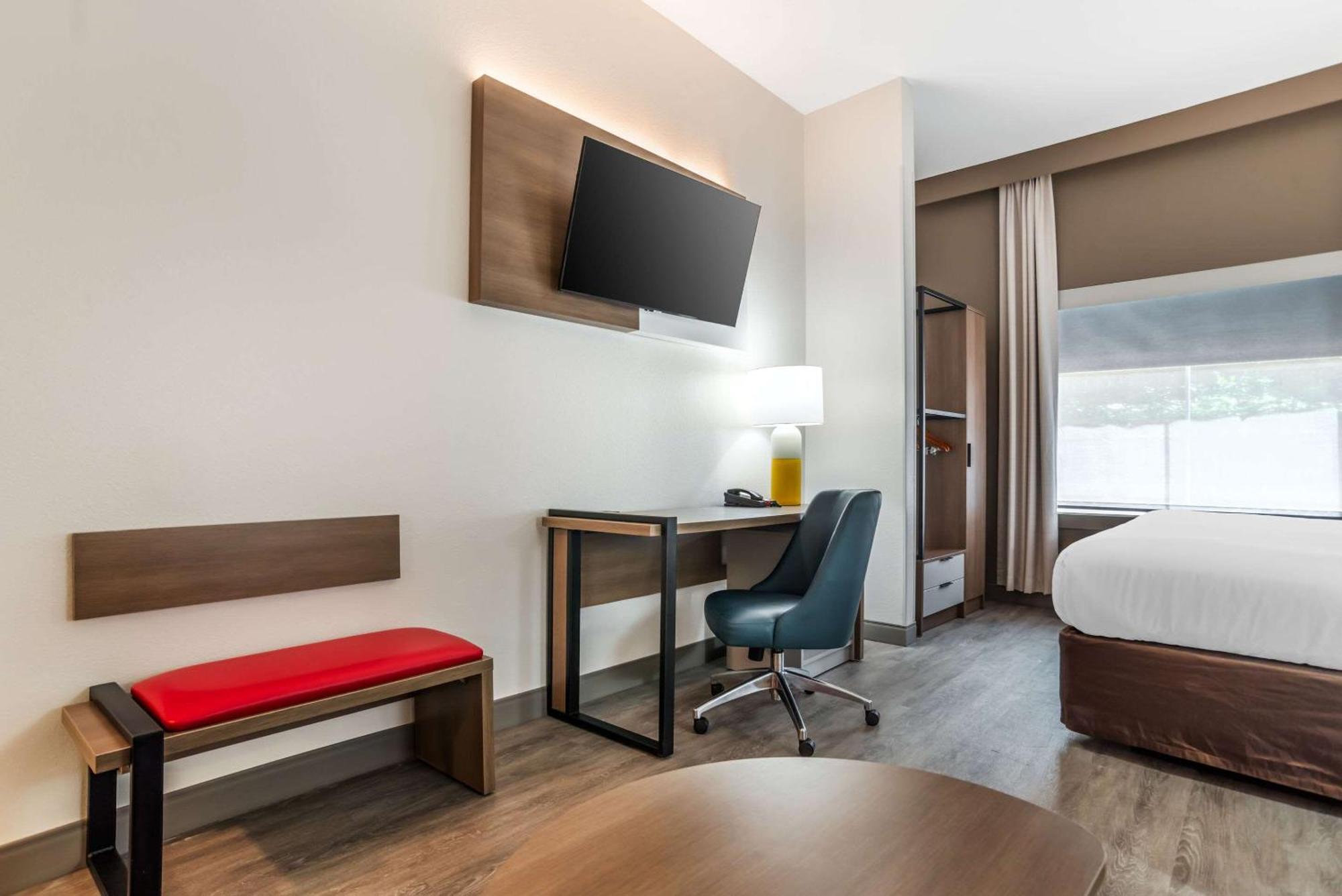 קרסטוויו Comfort Inn & Suites מראה חיצוני תמונה