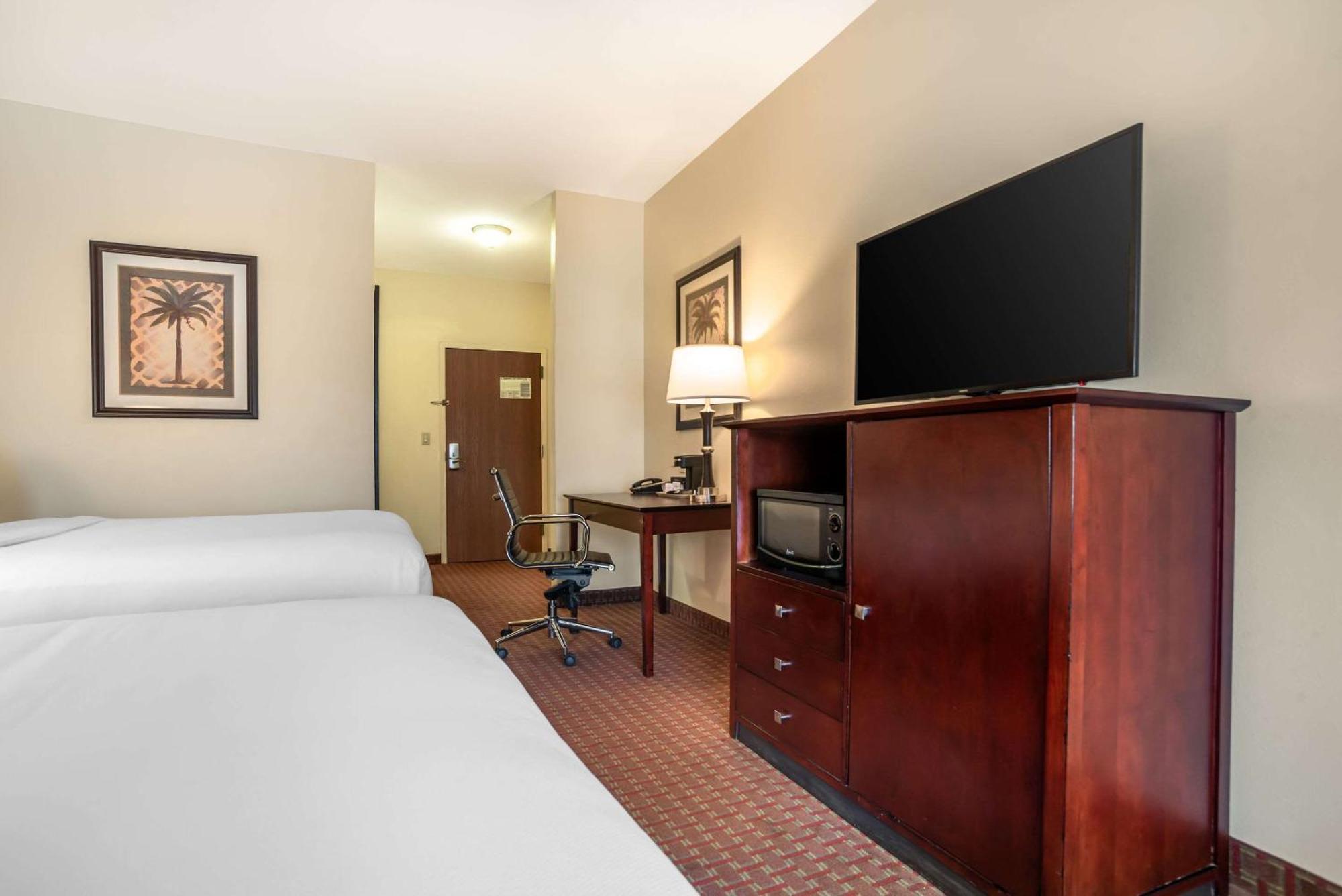 קרסטוויו Comfort Inn & Suites מראה חיצוני תמונה