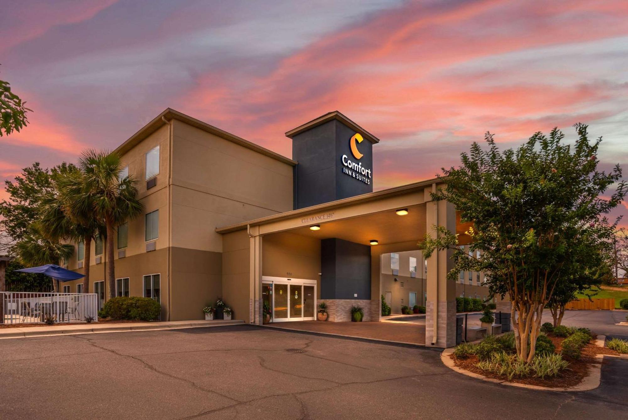 קרסטוויו Comfort Inn & Suites מראה חיצוני תמונה